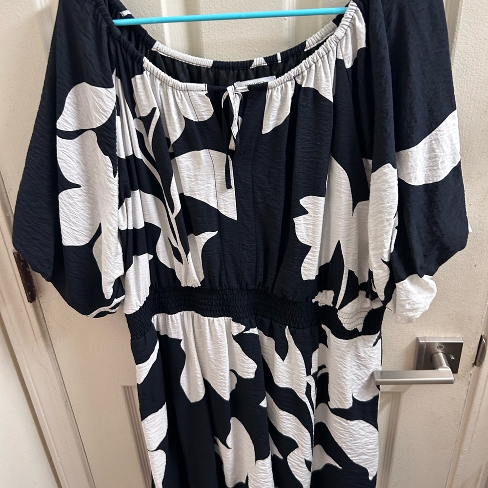 Nine West Black and White Floral Short Sleeve Dress